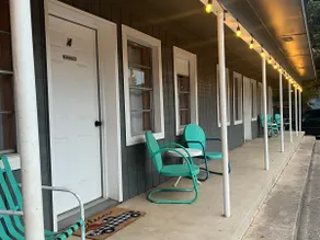 Reel ‘Em Inn: Cozy & Clean: 1 mile to Lake - Image 4