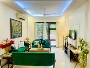 Suvāsa-Airy 3BHK/Lift +Balcony/Near Jangpura Metro - Image 4