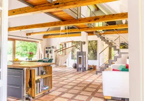 Modern country house with fireplace & sauna on 7000 sqm - Image 4