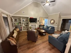 The Hamilton House - Entire House - Rare Find - Image 2
