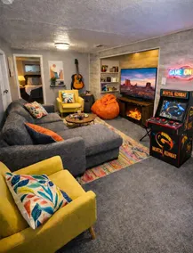Family friendly & fun w/games, yard, & yoga suite - Image 2