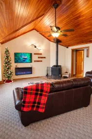 Mountain Lodge-Fallingwater, Ohiopyle, State Parks - Image 3