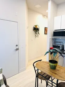 Bright|Modern 1BR | Easy Access to Seabus to DTW - Image 4