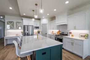 Chic & Stylish | King bd | Fireplace | Fenced Yard - Image 2