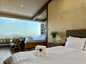 Private Top-Floor Penthouse | Scenic Forest View - Image 2