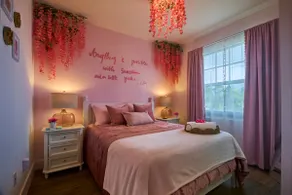 Lilly-Inspired Tropical Retreat • EV • Pet •Beach - Image 4