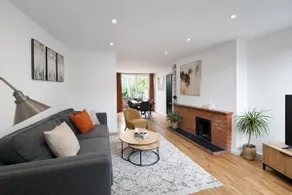 HollyTree - Family and Business Stay with parking - Image 2