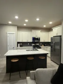 Newer Fam. Charm 5 Min to Downtown Hillsboro & F.G - Image 3