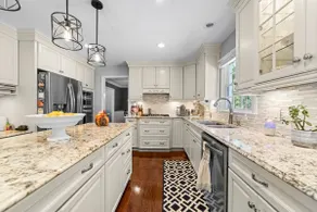5 Bedroom Immaculate & Stylish Home in Quiet Area - Image 2