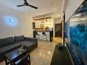 Riverfront Golf View Serene Abode - Image 2