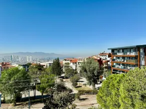 Bornova Atatürk neighborhood, 3+1 with a view, private parking - Image 4