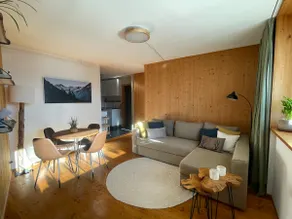 Cozy & private home, amazing views, free parking - Image 5