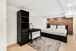 Laval Comfort ° King Bed ° Parking ° Sleeps 6 - Image 3