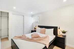 Laval Comfort ° King Bed ° Parking ° Sleeps 6 - Image 4