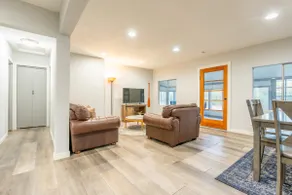 Breezy Riverview Bungalow - Image 5