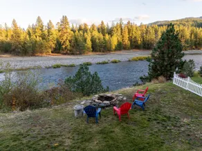 Breezy Riverview Bungalow - Image 4