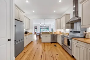 Spacious 5 bed Coastal Luxury | near Grand Hotel - Image 2