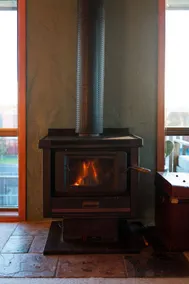 Treetop Retreat | Fireplace and Soaking Jaccuzi - Image 3