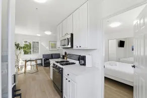 Downtown 1bd/1ba private ADU w 1GB fiber Wi-fi - Image 5