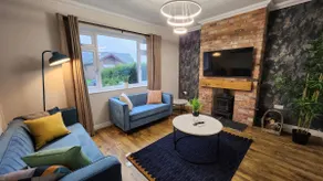 Elegant 4 bedroom 4 beds House Private Parking - Image 2