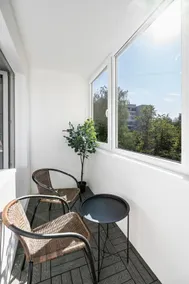 GoldenHugo Apartment - Image 4