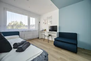 GoldenHugo Apartment - Image 2