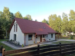 Lakefront apartment with sauna and hot tub - Image 4