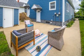 King Bed Retreat, Minutes to Beach & Dunes - Image 4