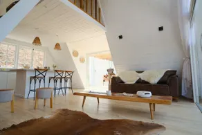 Luxury White Cabin - Image 3