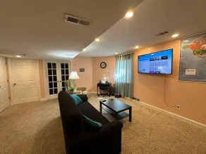 Relaxing spot for 4 near airport - Image 3