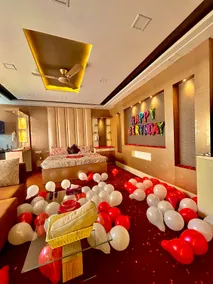 Vrinda Villas : Walk-In Closet, Lavish Studio Stay - Image 4