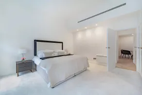 Charming Home in the heart of Mayfair - Image 2