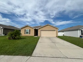 NEW! LARGE 4BR home in Golf Community with POOL - Image 3