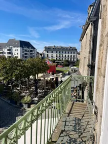 The balcony of the square - Image 3