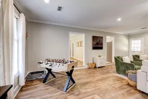 Spacious Updated Ranch W Fireplace And Firepit - Image 2