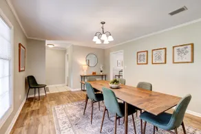 Spacious Updated Ranch W Fireplace And Firepit - Image 3