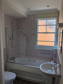Lovely 2-bed flat with parking - Image 4