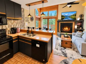 Lutsen Ski-In/Ski-Out Townhome | Pool, Gym, Sauna - Image 5