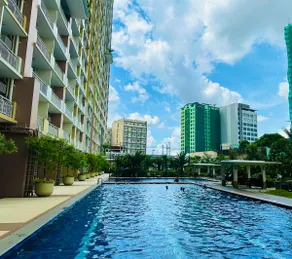 Luxury 3BR Suite |75” SMART TV|Fast WiFi|near Cubao - Image 5