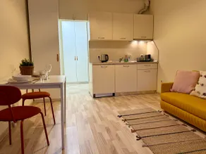 Cosher | Chic Studio in Top Location - Image 3