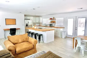 Entire Home in Pcola - Mins to beaches + Downtown - Image 3