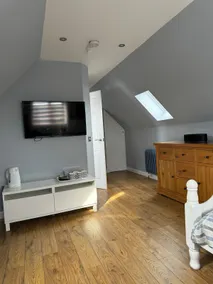 Guest loft in Armadale W Lothian - Image 2