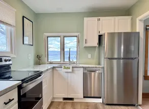Cayuga lake cottage with private lake access - Image 4