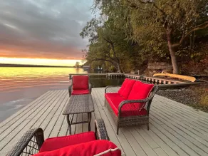 Cayuga lake cottage with private lake access - Image 2