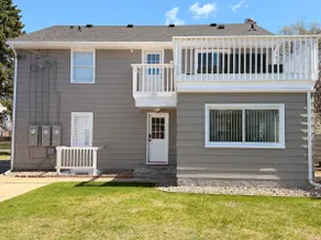 Clean & Cozy 2 BR with Private Balcony - Image 2