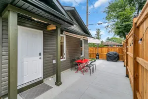 Luxury 2BR home with high ceilings and BBQ w/patio - Image 2