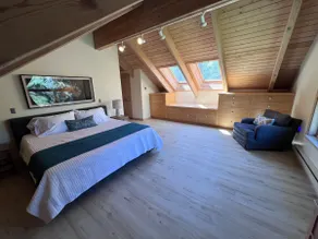 Luxurious Log Home Retreat - Image 4