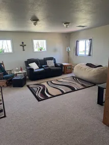 Cozy Country Cottage - Image 3