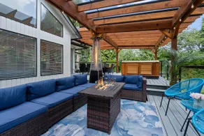 Luxury Resort Steps from Langley Event Centre - Image 5