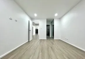 Luxury 5 Bedroom Rouse Hill Home - Image 4